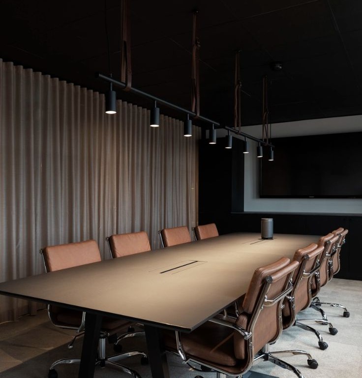 GLARE CONTROL FOR OFFICE LIGHTS IN DUBAI AND ABU DHABI